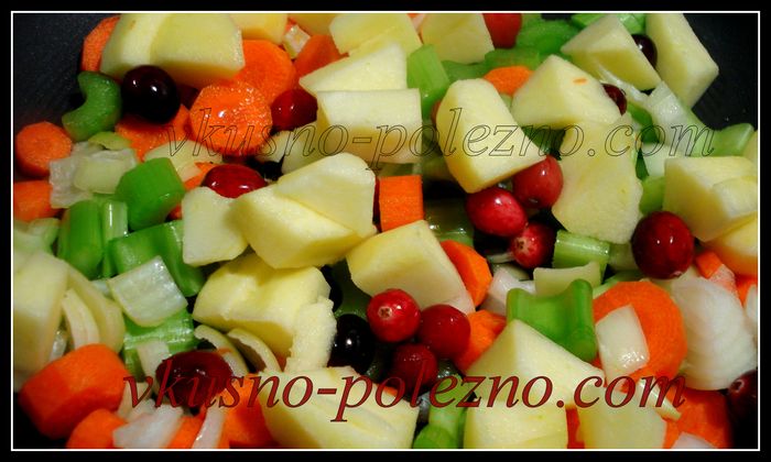 Oвощной салат с клюквой полон вкуса, и полезен для здоровья Oвощной салат с клюквой полон вкуса, и полезен для здоровья